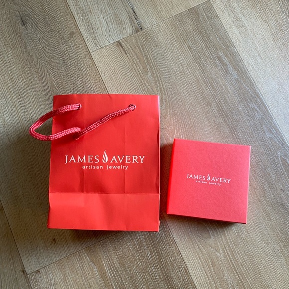 Silver Twisted Bracelet with Shoe Charms - Picture 14 of 14